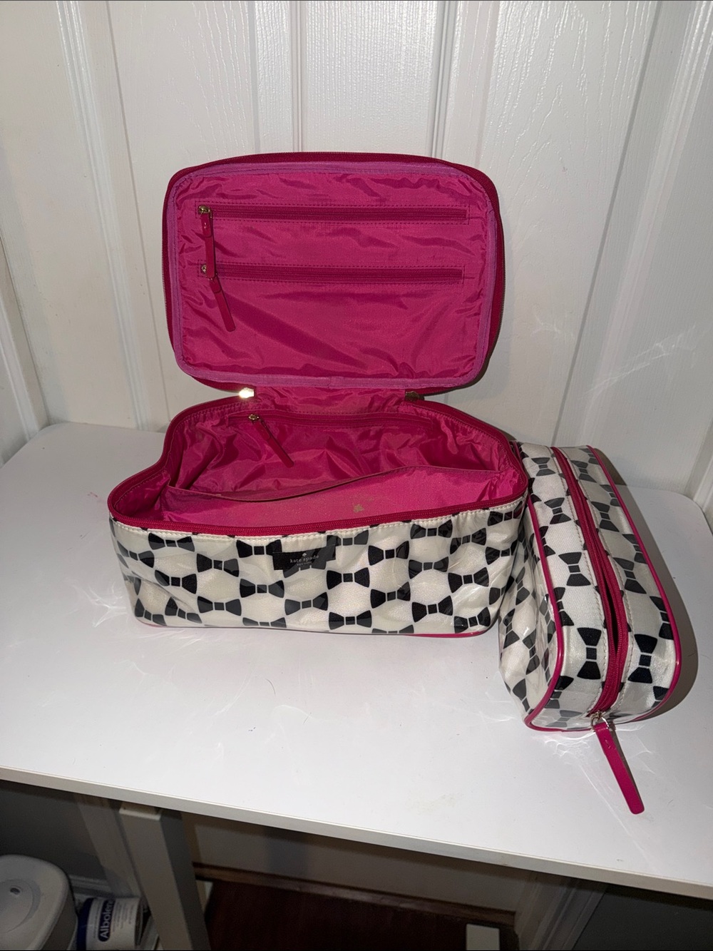 kate spade Black & White Bow Pattern Cosmetic Case Set with Pink Interior